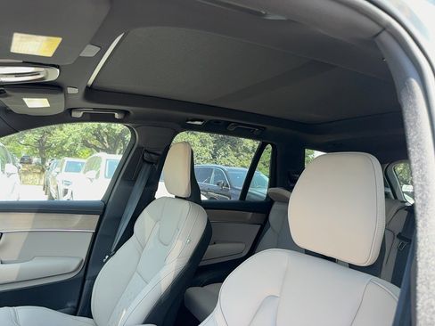 Certified 2025 Volvo XC90 T8 Plus w/ Protection Package Premier image 13