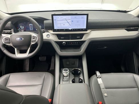 Used 2026 Ford Explorer Active w/ Active Comfort Package AWD/4WD image 4