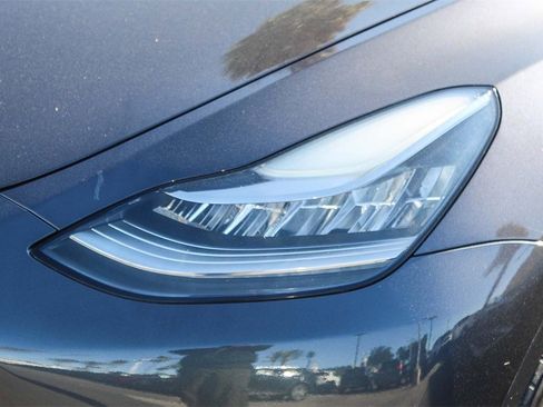 Used 2022 Tesla Model Y Long Range image 8