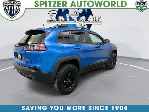 Used 2019 Jeep Cherokee Trailhawk w/ Cold Weather Group AWD/4WD image 11