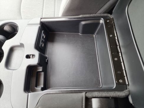 Used 2024 RAM 1500 Classic SLT RWD image 33