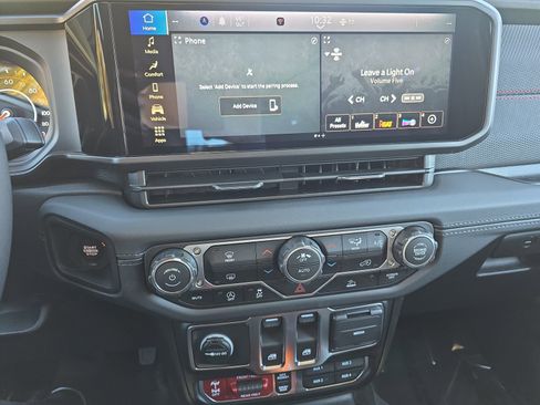 New 2026 Jeep Wrangler Rubicon w/ Xtreme 35 Tire Package image 20