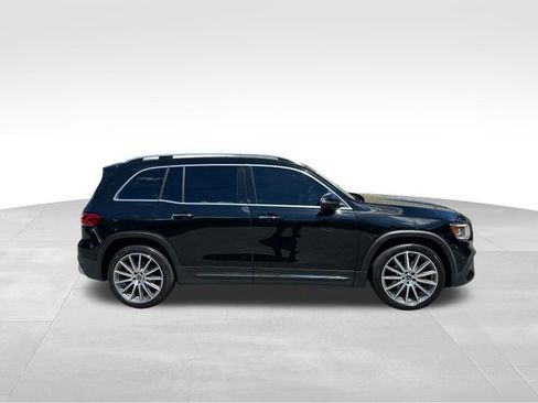 Used 2022 Mercedes-Benz GLB 250 4MATIC image 6