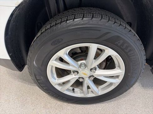 Used 2017 Chevrolet Equinox LT w/ Convenience Package FWD image 7