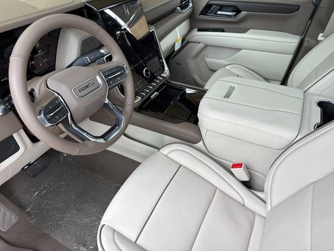 New 2026 GMC Yukon Denali w/ Sun & Power Step Package AWD/4WD image 10