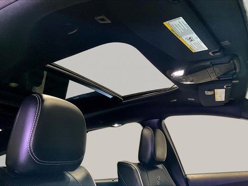 Used 2019 Chrysler Pacifica Limited w/ Advanced Safetytec Group FWD image 28