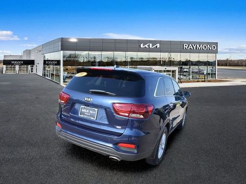 Used 2019 Kia Sorento FWD image 3