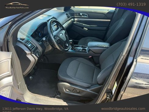 Used 2019 Ford Explorer XLT FWD image 12