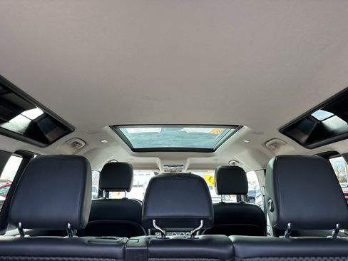 Used 2023 Land Rover Defender 110 S image 26