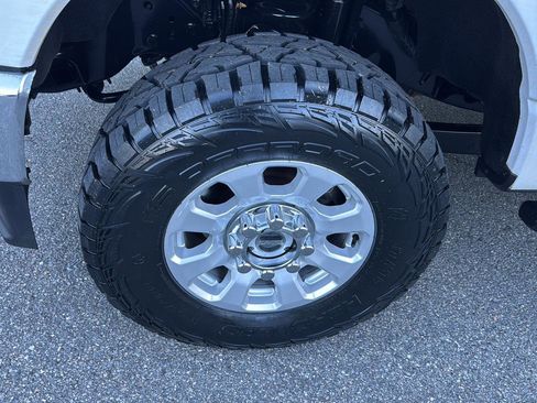 Used 2024 Ford F250 XLT image 29