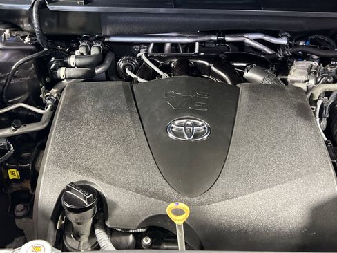 Used 2022 Toyota Highlander L AWD/4WD image 30
