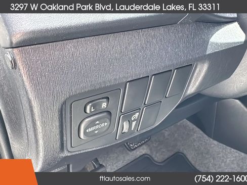 Used 2015 Toyota Prius Three FWD image 27