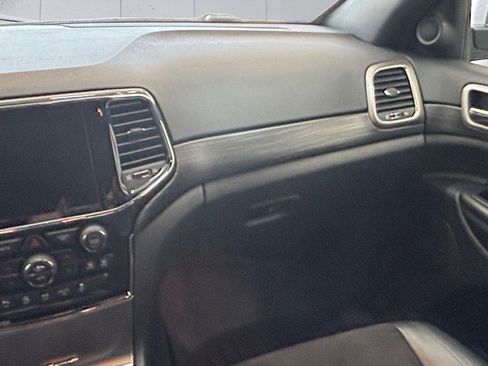 Used 2020 Jeep Grand Cherokee Altitude AWD/4WD image 13