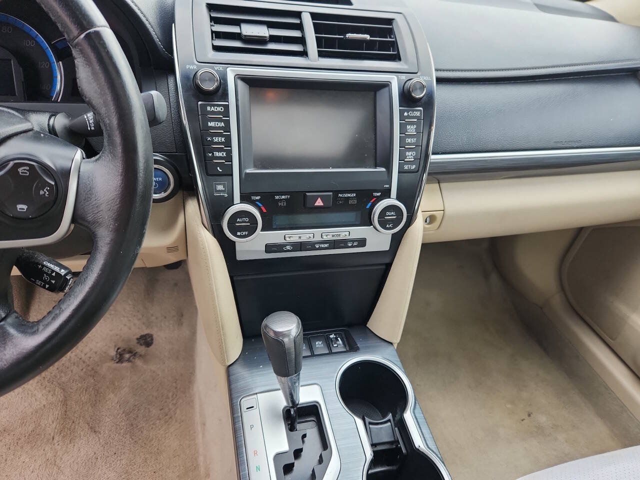 Used 2014 Toyota Camry XLE w/ Leather Package FWD image 10