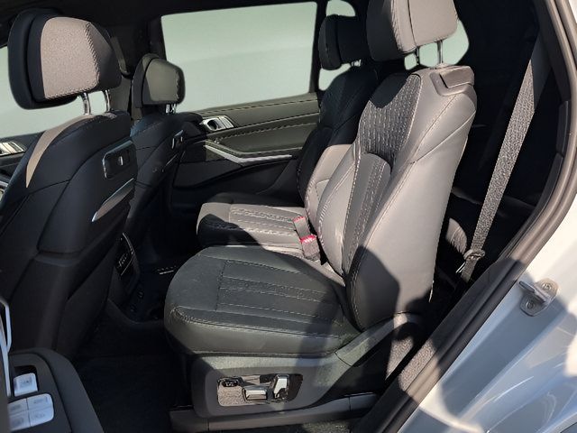 Used 2025 BMW X7 M60i w/ Executive Package AWD/4WD image 22