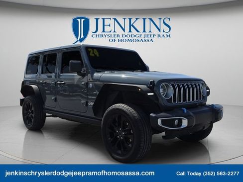 Used 2024 Jeep Wrangler Unlimited Sahara AWD/4WD image 12
