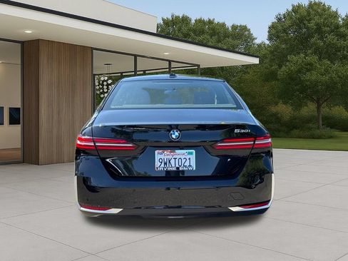 Used 2026 BMW 530i w/ Premium Package RWD image 10