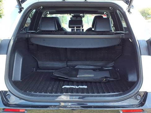 Certified 2022 Toyota RAV4 XSE w/ XSE Grade Weather Package AWD/4WD image 8