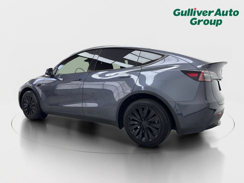 Used 2023 Tesla Model Y Long Range AWD/4WD image 4
