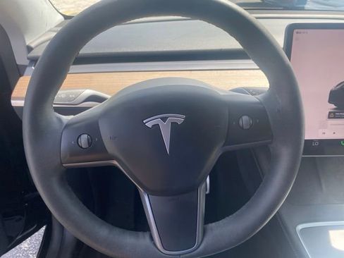 Used 2023 Tesla Model Y Performance AWD/4WD image 17