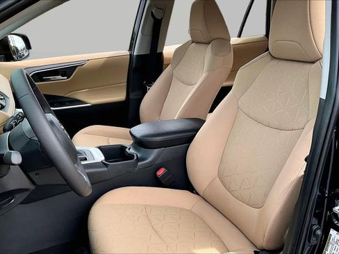 Certified 2025 Toyota RAV4 XLE w/ Convenience Package AWD/4WD image 7