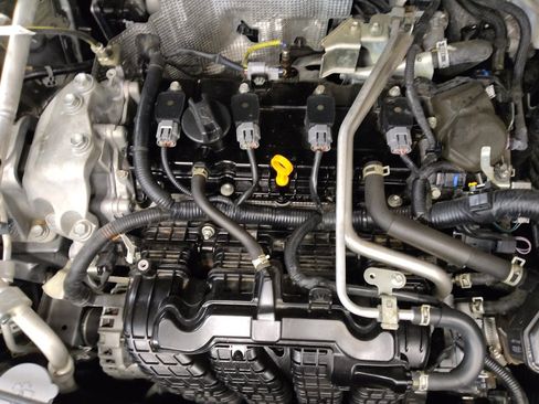 Used 2021 Nissan Rogue S image 30