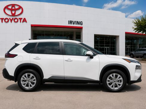 Used 2024 Nissan Rogue S AWD/4WD image 6