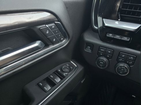 Used 2025 Chevrolet Silverado 1500 LTZ w/ LTZ Premium Package AWD/4WD image 24