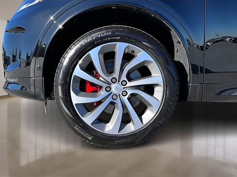 Used 2025 Land Rover Discovery Sport S image 32