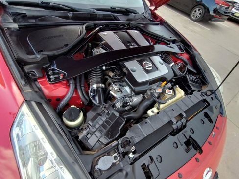 Used 2015 Nissan 370Z Coupe image 32