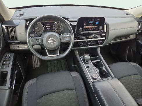 Used 2025 Nissan Pathfinder SV AWD/4WD image 12