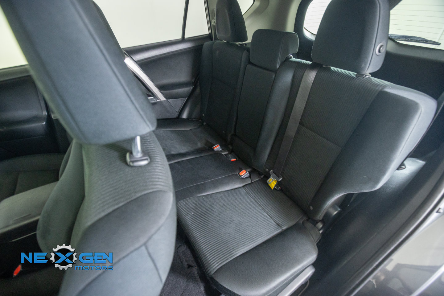 Used 2016 Toyota RAV4 LE FWD image 30