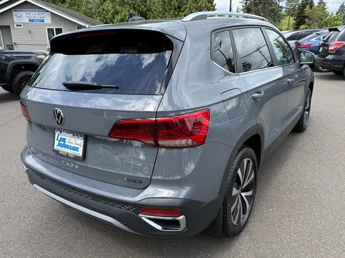 Used 2022 Volkswagen Taos SE w/ Panoramic Sunroof Package AWD/4WD image 5
