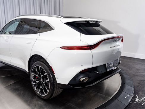 Used 2021 Aston Martin DBX image 14