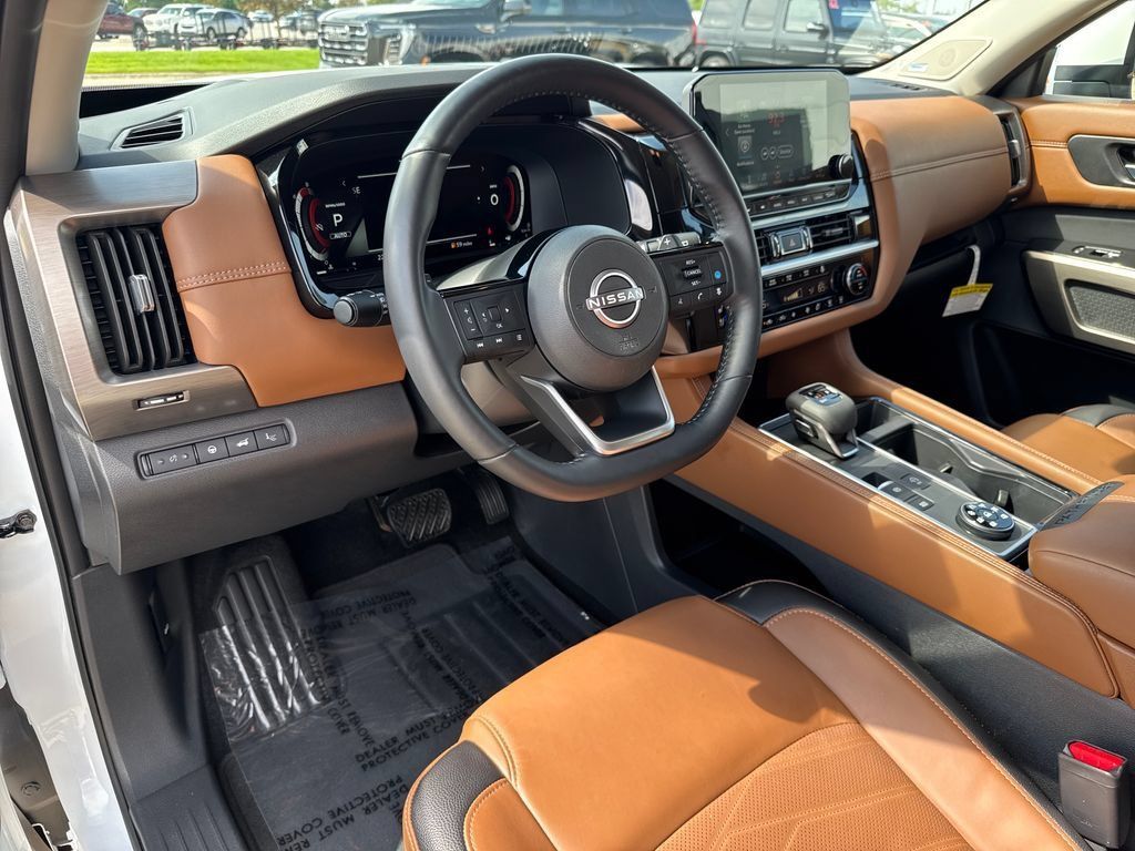Used 2025 Nissan Pathfinder Platinum w/ Cargo Package AWD/4WD image 12