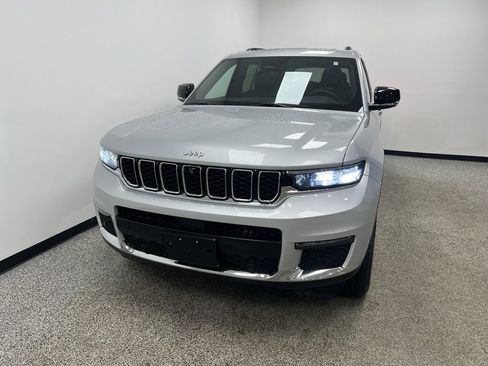 Used 2024 Jeep Grand Cherokee L Limited w/ Luxury Tech Group II image 3