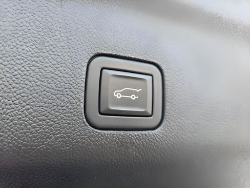 Used 2023 Chevrolet Suburban Premier AWD/4WD image 8