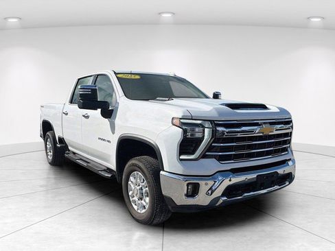 Used 2025 Chevrolet Silverado 2500 LTZ w/ LTZ Convenience Package image 2