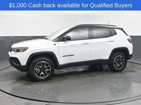New 2026 Jeep Compass Trailhawk image 2
