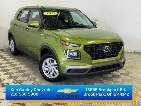 Used 2022 Hyundai Venue SE FWD image 3