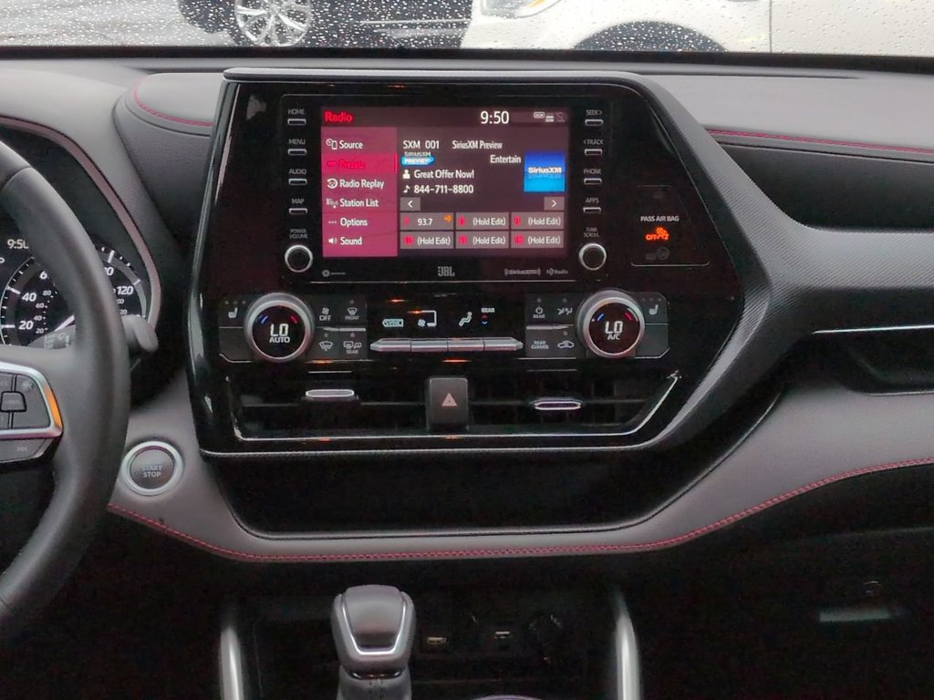 Used 2021 Toyota Highlander XSE FWD image 18