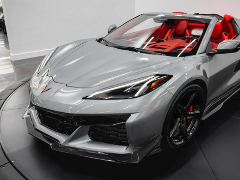 Used 2024 Chevrolet Corvette Z06 w/ Z07 Performance Package RWD image 19