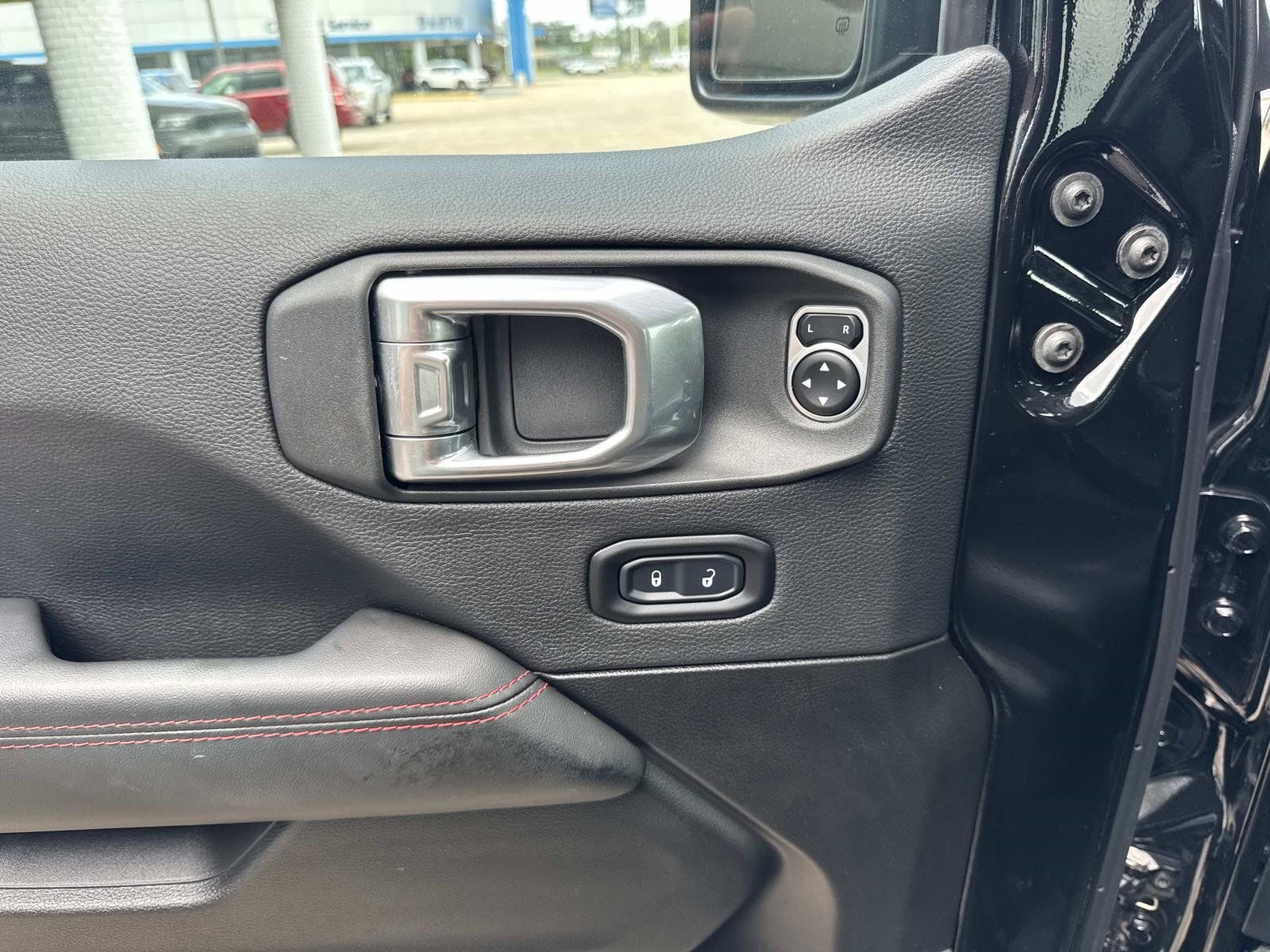 Used 2026 Jeep Wrangler Unlimited Rubicon AWD/4WD image 19