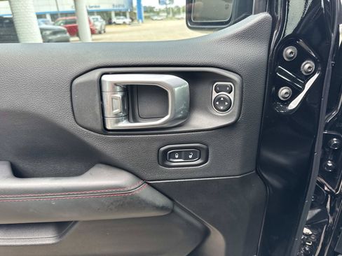 Used 2026 Jeep Wrangler Unlimited Rubicon AWD/4WD image 19