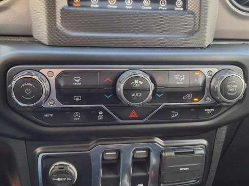 Used 2021 Jeep Wrangler Sport S image 24