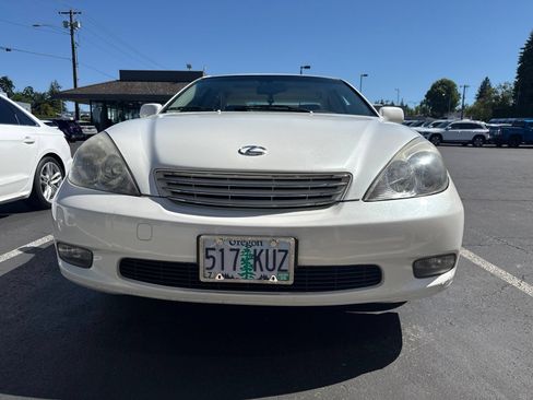 Used 2003 Lexus ES 330 FWD image 2