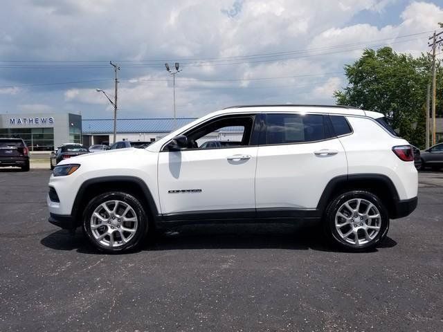 Used 2024 Jeep Compass Latitude AWD/4WD image 9