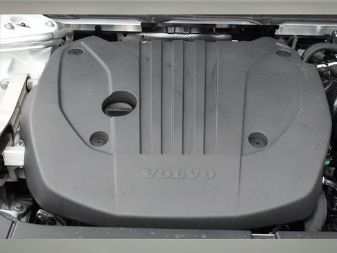 Used 2023 Volvo XC90 B5 Core w/ Protection Package Premier image 26