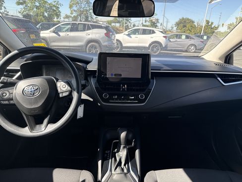 Used 2024 Toyota Corolla LE FWD image 28