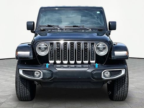 Used 2022 Jeep Wrangler Unlimited Sahara w/ Cold Weather Group AWD/4WD image 3